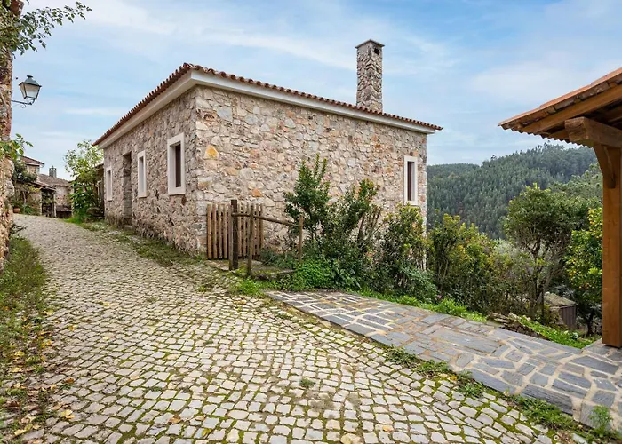 Aldeia De Xisto - Casa Amarela * Figueiro Dos Vinhos